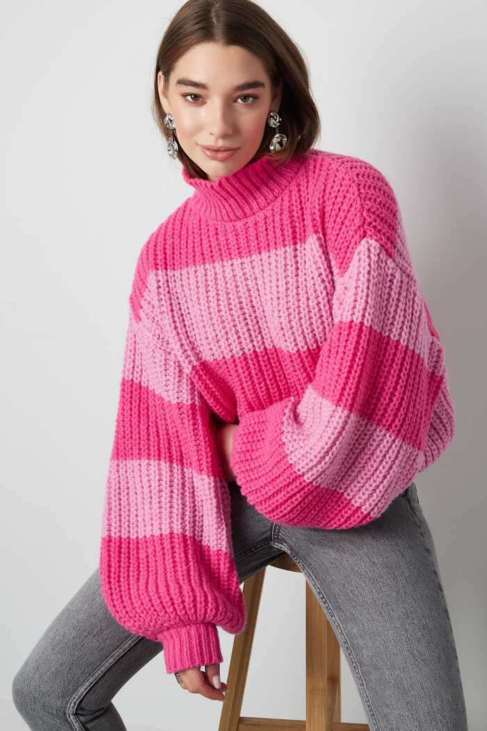 Warm knitted striped sweater - pink Picture9