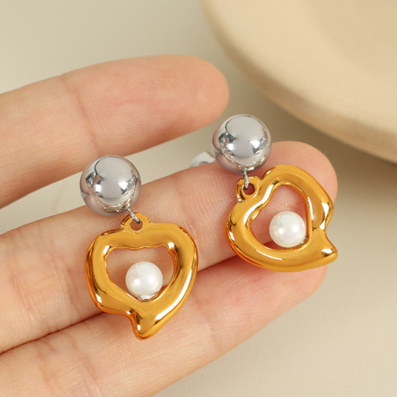 1 Pair Simple Series Retro Heart Stainless Steel  Gold Color Artificial Pearl Women's Drop Earrings 2