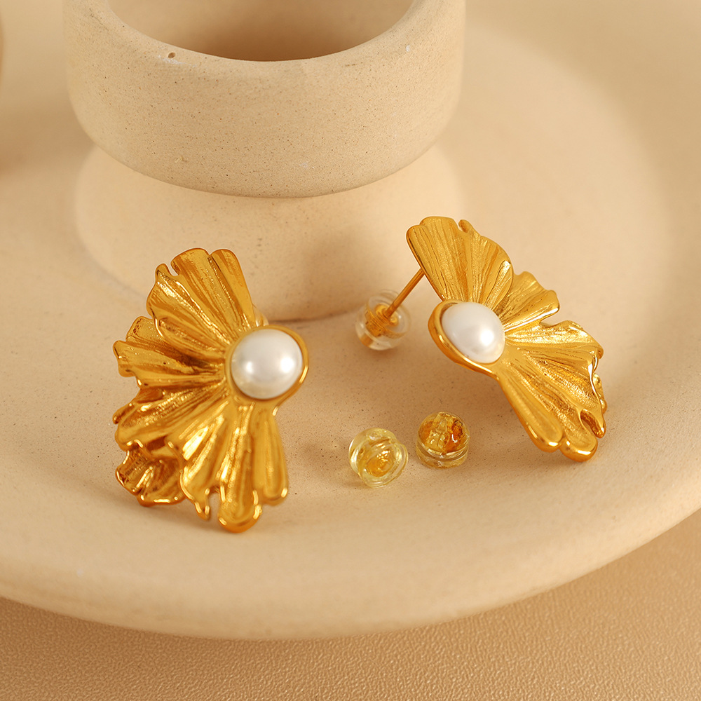 1 Pair Luxurious Series Elegant Flower Titanium Steel  Gold Color Plated Artificial Pearl Women's Stud Earrings h5 