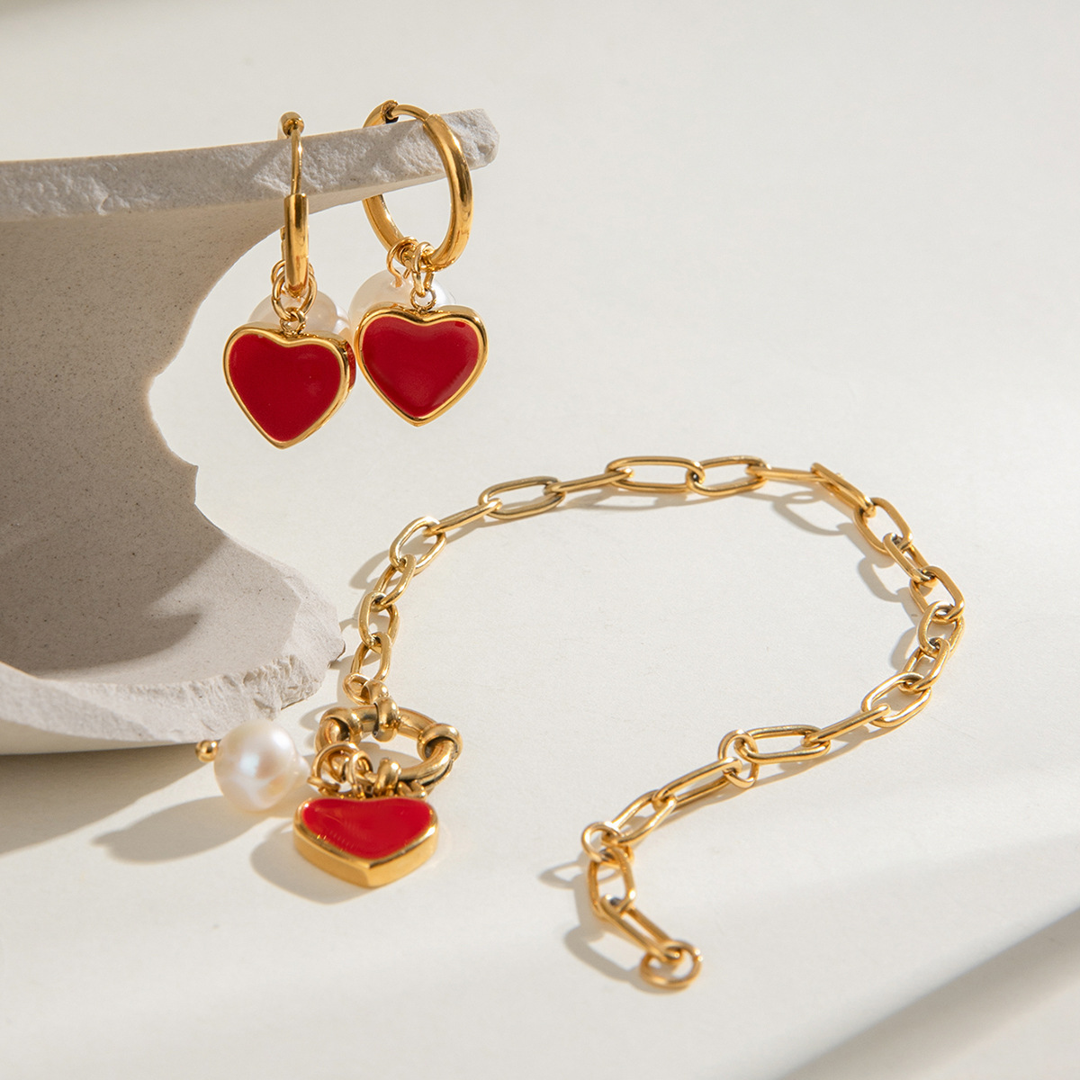 1 Piece Romantic Series Cute Heart Drop Oil Stainless Steel Gold Color Women's Charm Bracelets h5 