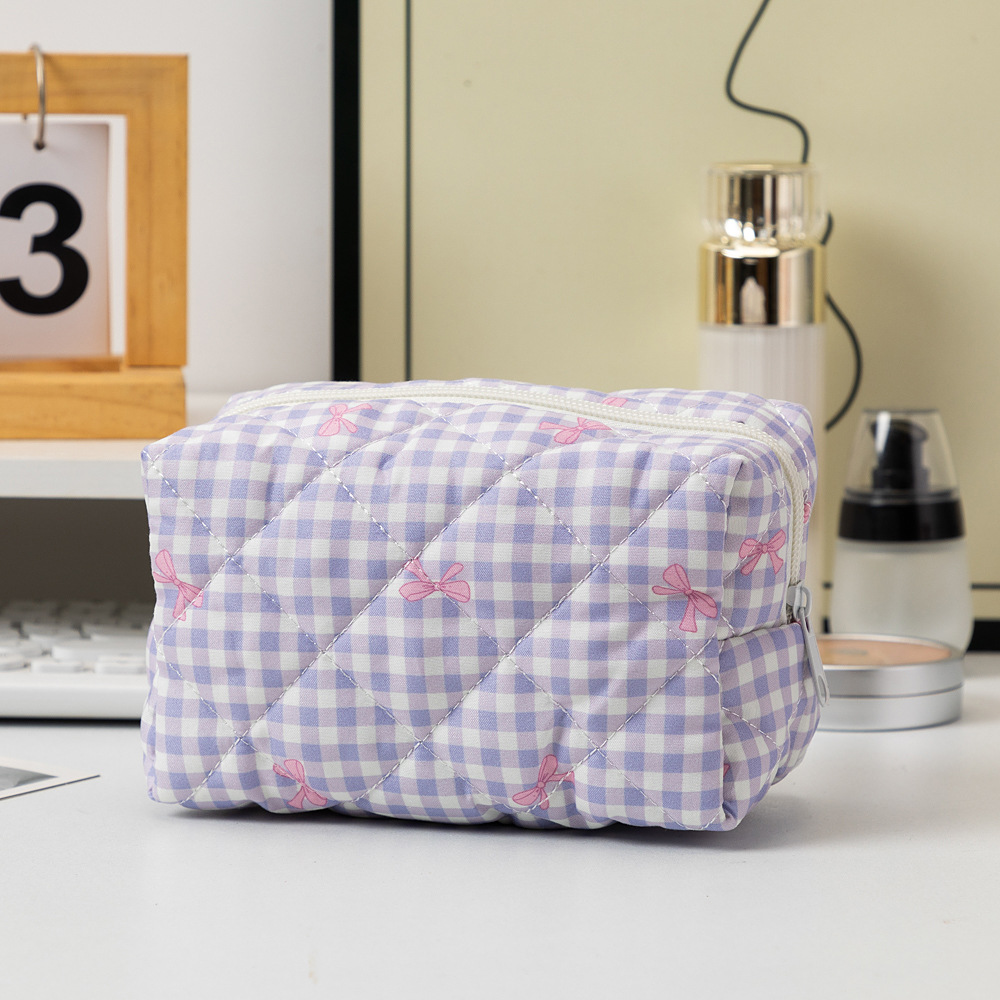 Purple / 1 Piece Chic Plaid Bowknot Portable Large Capacity With Random Printing Design Women's Quilted Cosmetic Bags Picture5