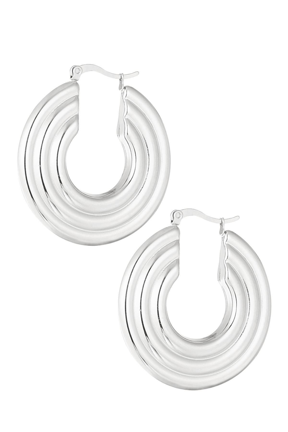 Round earrings with pattern - silver