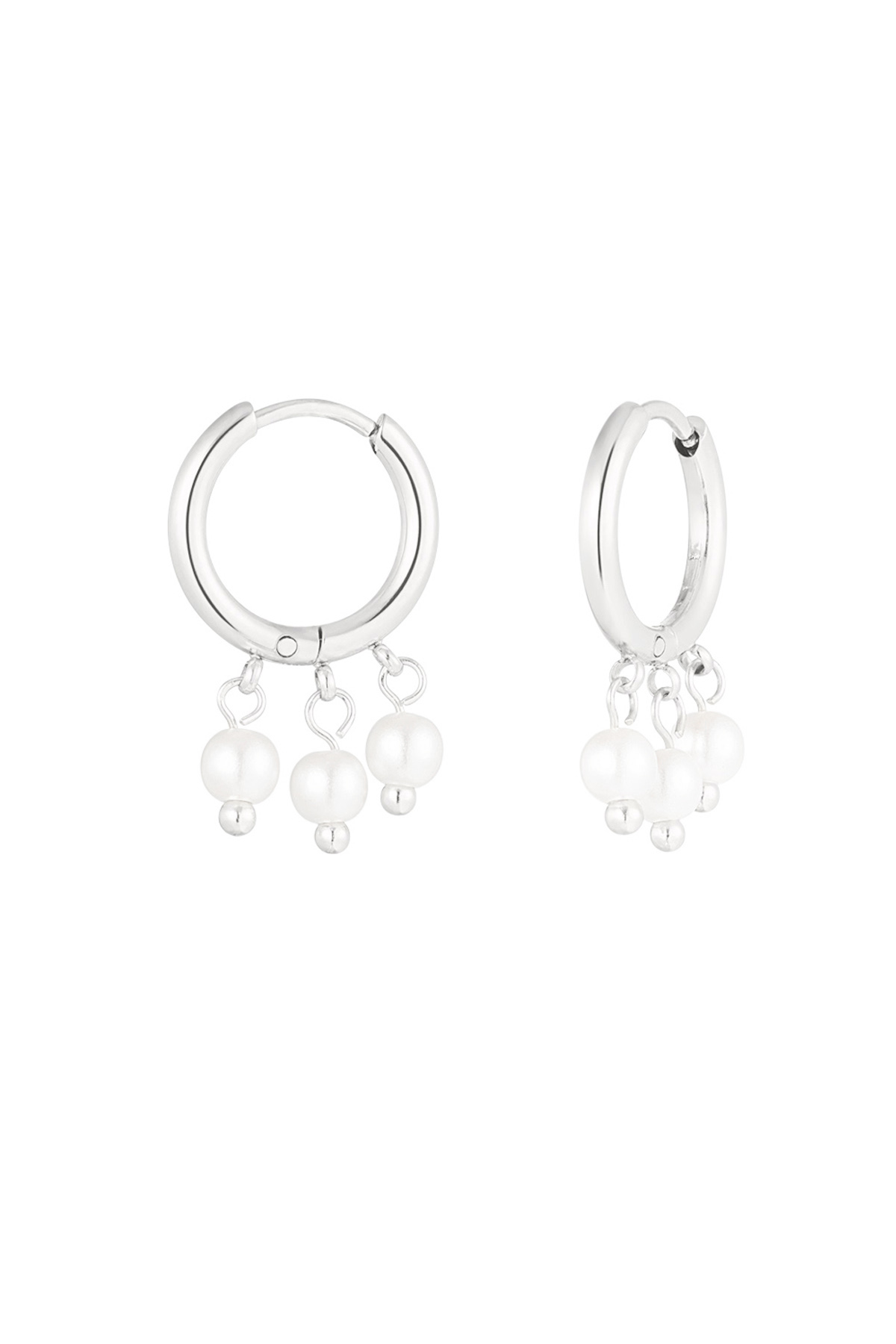 Runder Ohrring mit drei Perlenanhängern – Silber