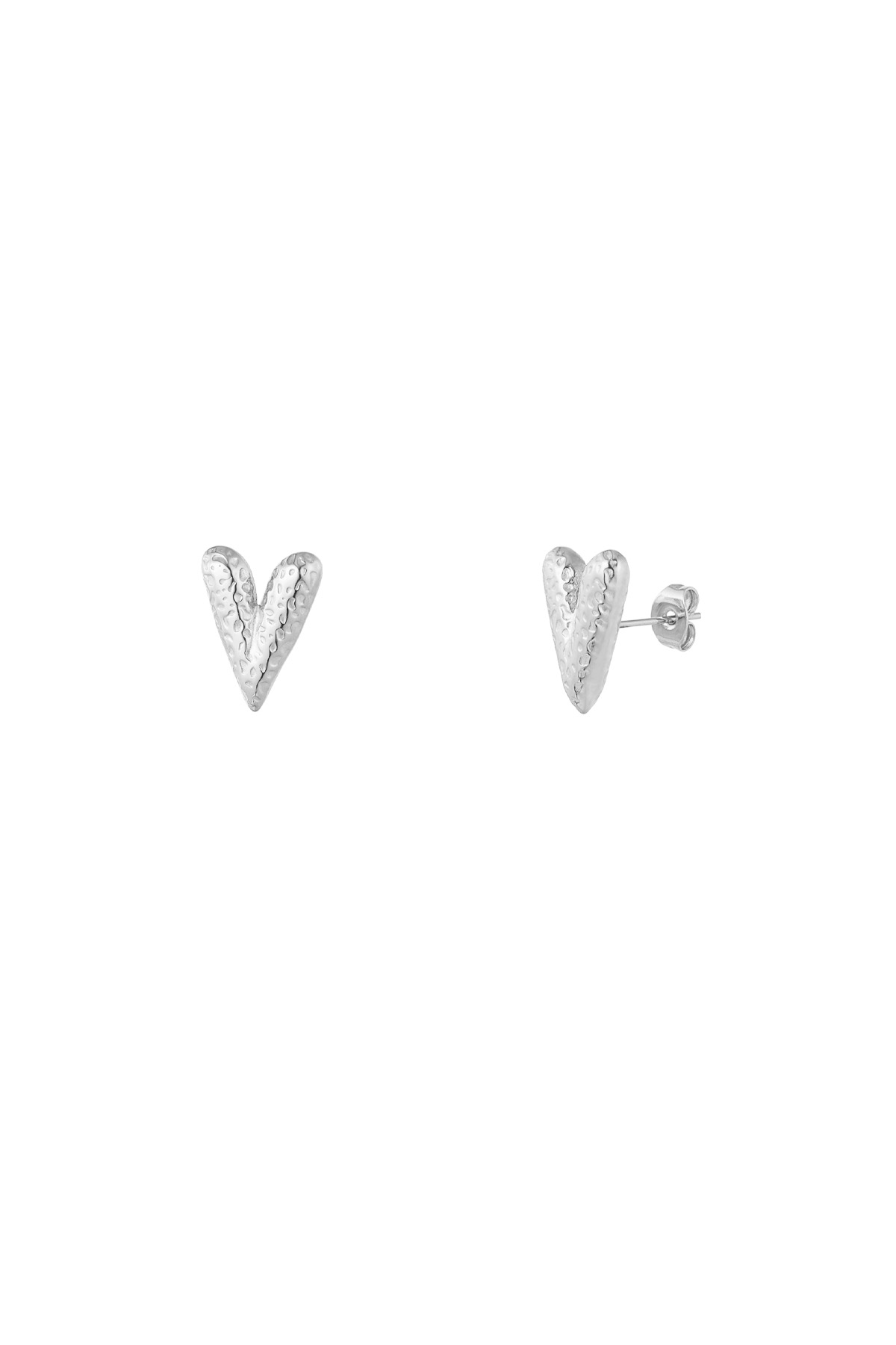 Heart stud earrings with structure - silver
