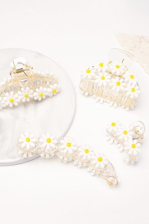 Resin Flower Plastic Hair Claw - White h5 Picture3