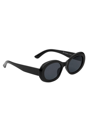 Gafas de sol con un aspecto elegante: negro. h5 