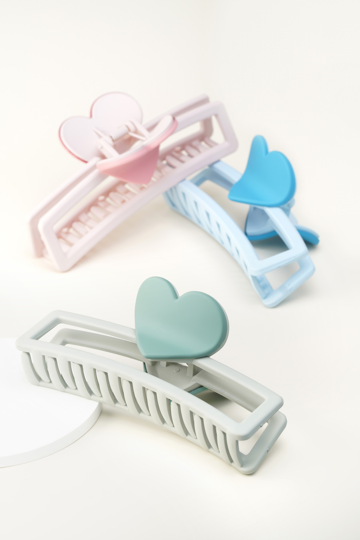 hair clip with heart-shaped handle - gray h5 Picture3