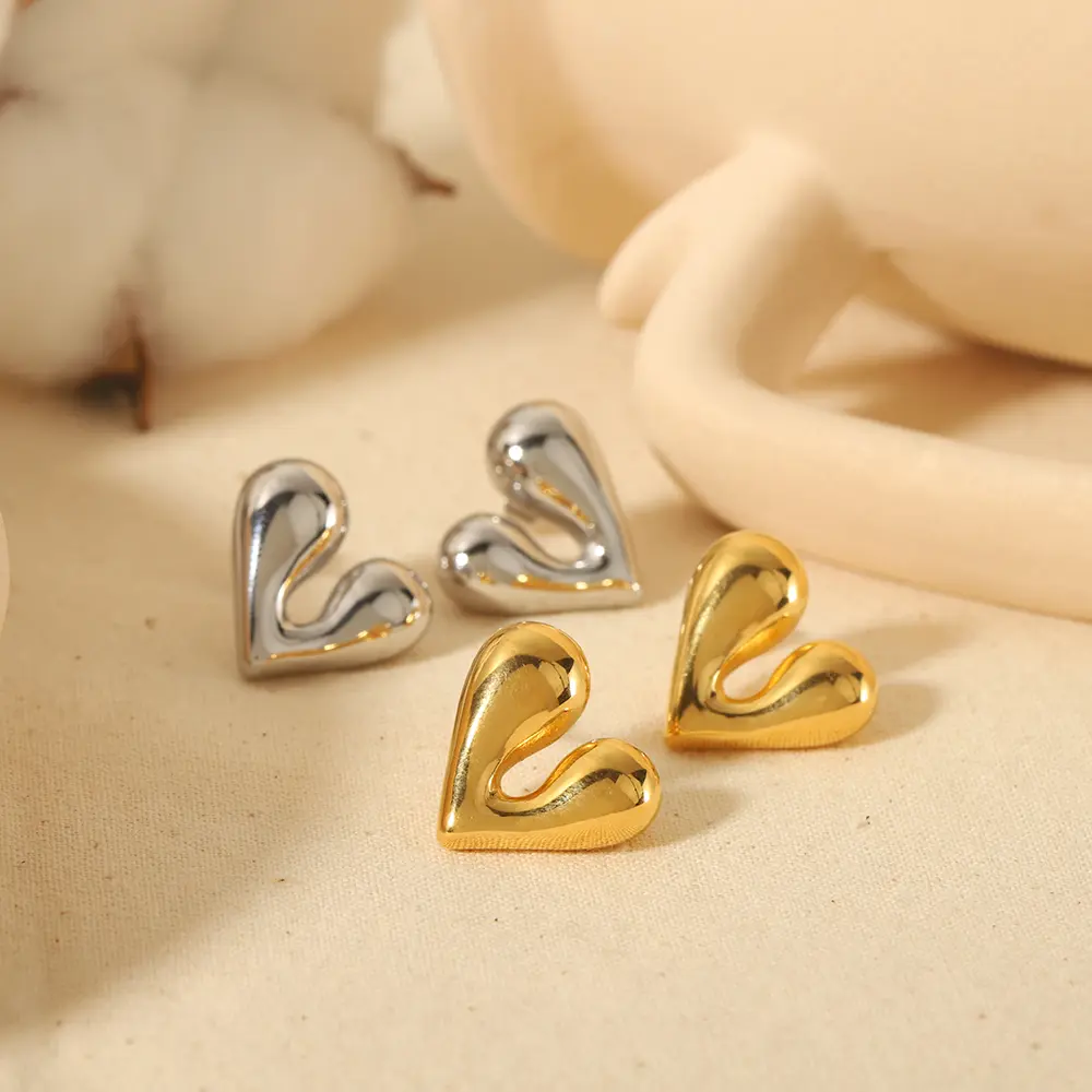 1 Pair Minimalist Style Solid Color Heart Shape Stainless Steel  Gold Color Women's Stud Earrings