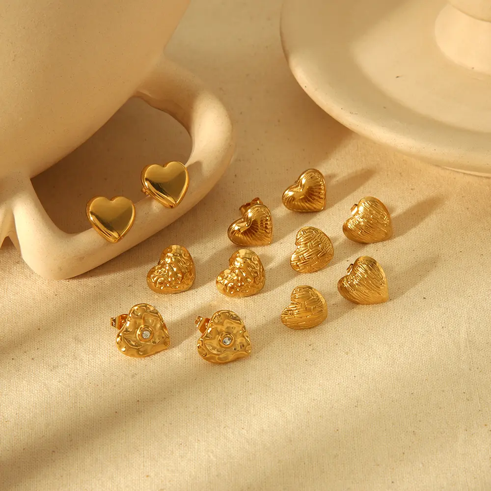 1 Pair Simple Sweet Style Heart Shape Stainless Steel  Gold Color Women's Stud Earrings 2