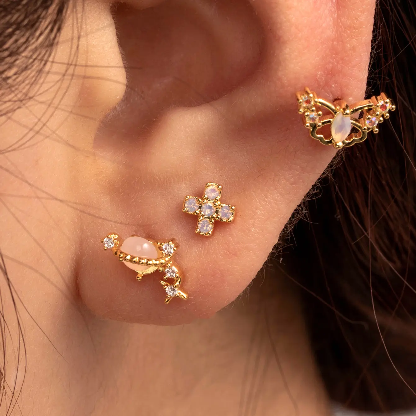 1 Piece Simple Series Classic Animal Titanium Steel   Gold Color Zircon Women's Stud Earrings