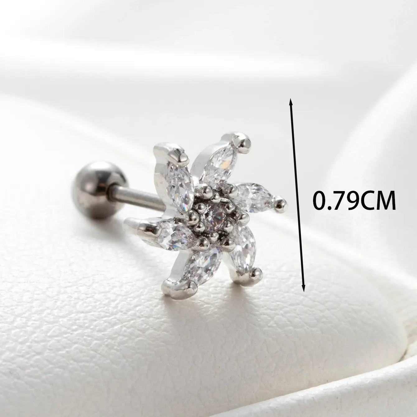 1 Piece Simple Series Classic Flower Copper   Gold Color Zircon Women's Stud Earrings