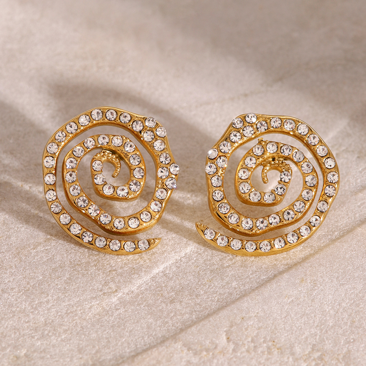 1 Pair Luxurious Series Simple Turtle Stainless Steel 18K Gold Plated Rhinestone Women's Stud Earrings h5 