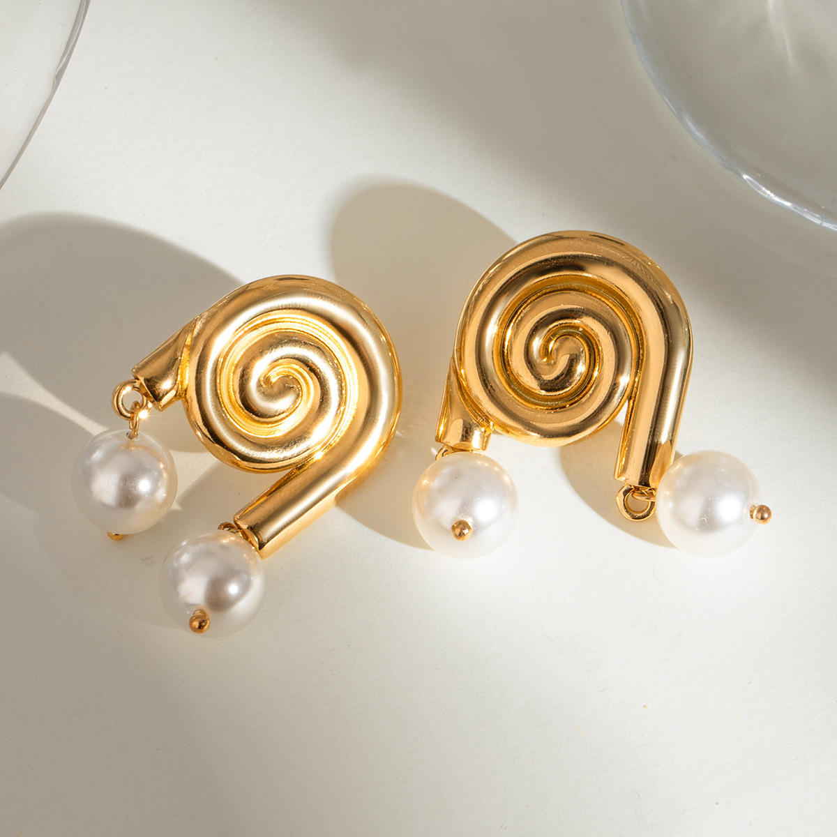 1 par de aretes colgantes de acero inoxidable con perlas artificiales chapadas en oro de 18 quilates para mujer con diseño de tortuga de vacaciones de serie simple h5 