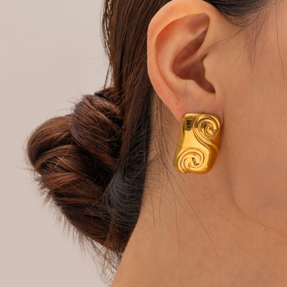 1 par de aretes tipo botón de acero inoxidable chapados en oro de 18 quilates con diseño geométrico simple de serie simple para mujer h5 Imagen3