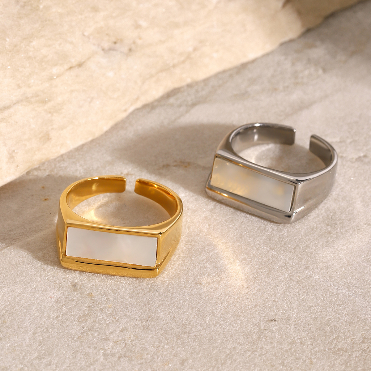 Anillos ajustables para mujer de acero inoxidable chapado en oro de 18 quilates con diseño geométrico clásico de serie simple de 1 pieza h5 Imagen3