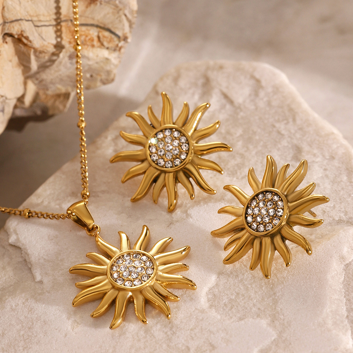 1 Pair Simple Series Retro Flower Stainless Steel 18K Gold Plated Rhinestone Women's Earrings h5 