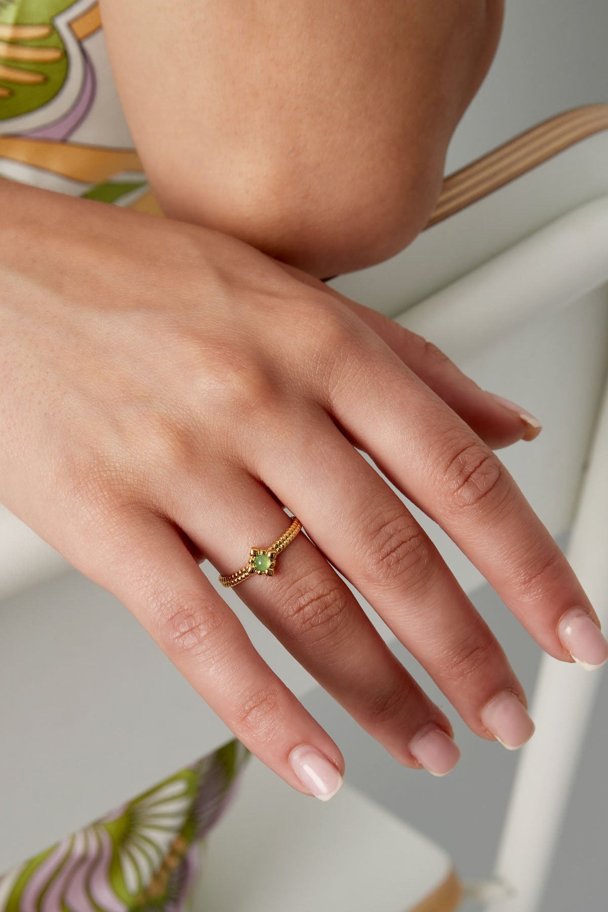Eleganter Ring mit Blume - Beige/Gold h5 Bild2