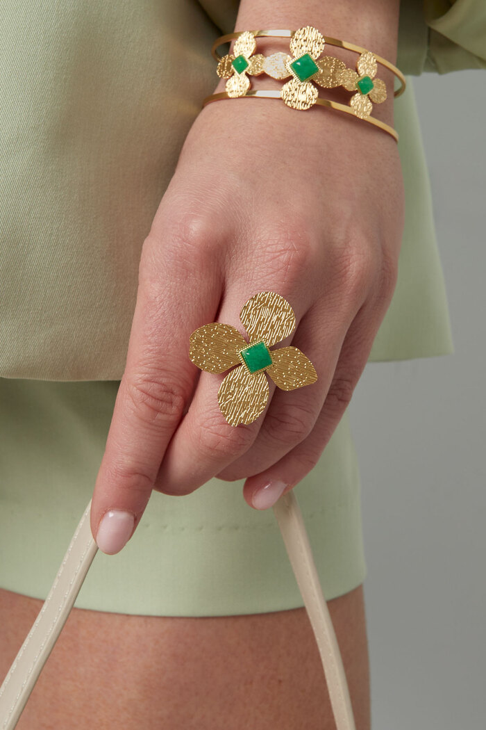 Flower ring with green stone - gold  Picture2