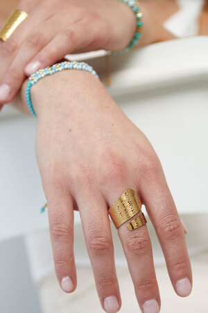 Twisted ring with structure - gold  h5 Picture2