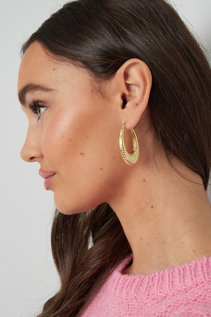 Geometrische ovale Ohrringe aus Edelstahl – Gold Bild4