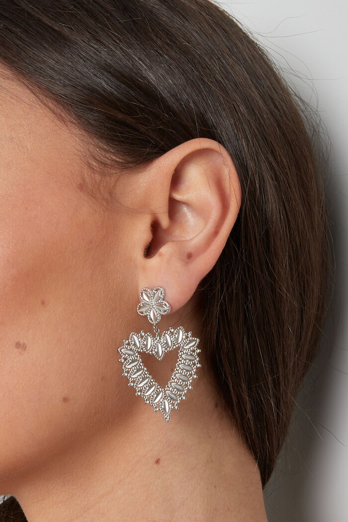 Boucles d'oreilles fleur avec pendentif forme coeur - argent Image3