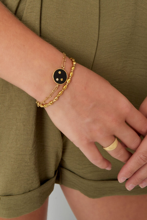 Doppeltes Armband mit rundem Anhänger – Gold