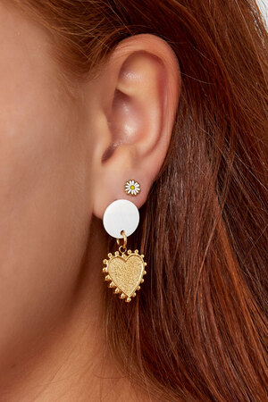 Earring shell with heart detail - gold h5 Picture3