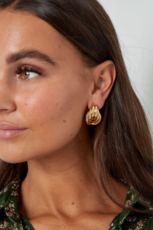 Earrings playful shape - gold h5 Picture4