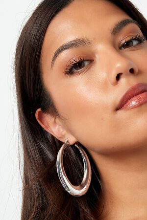 Earrings elongated hoops - gold h5 Picture3