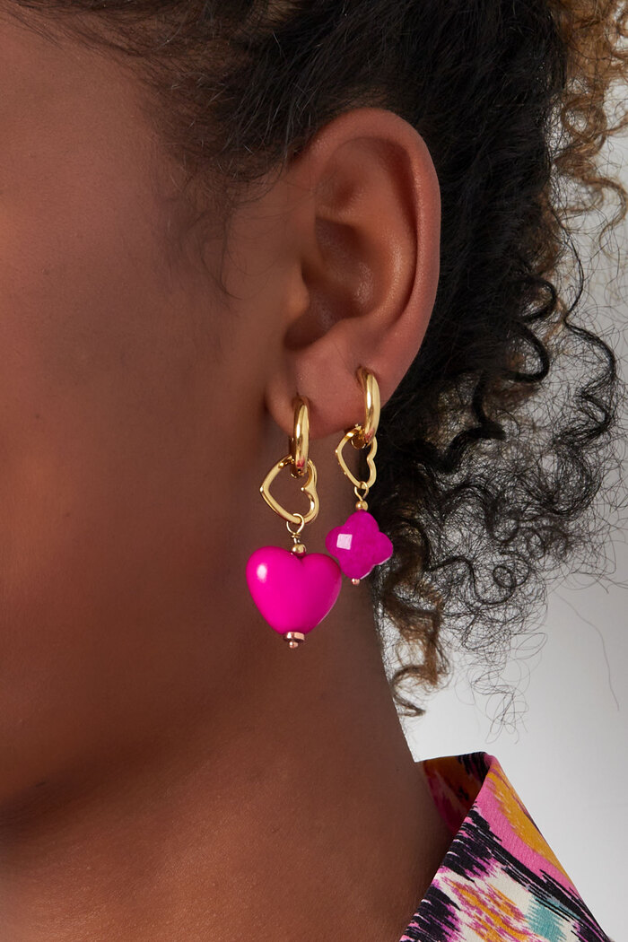 Boucles d'oreilles charm coeur avec trèfle - doré/fuchsia Image3