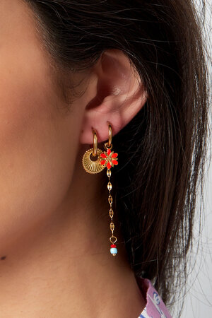 Boucle d'oreille fleur avec chaine et perles rouge - or h5 Image3