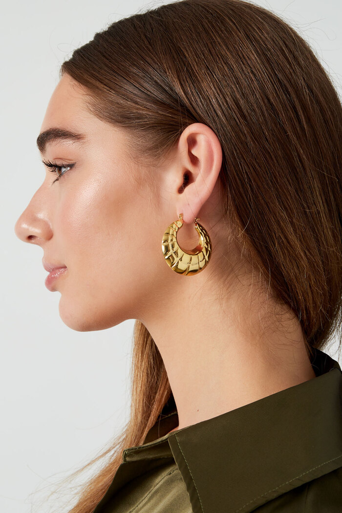Earrings statement hoops cut out - gold Picture3