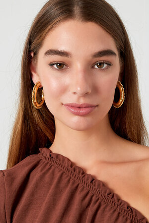 Round earrings with dots - gold h5 Picture4