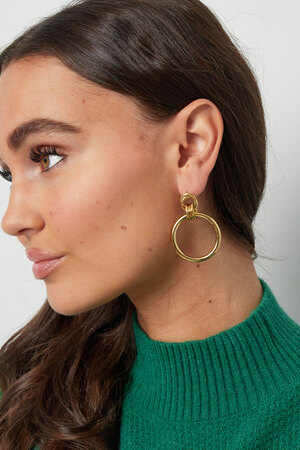 Ohrringe mit verbundenen Kreisen, schlicht – Gold h5 Bild4
