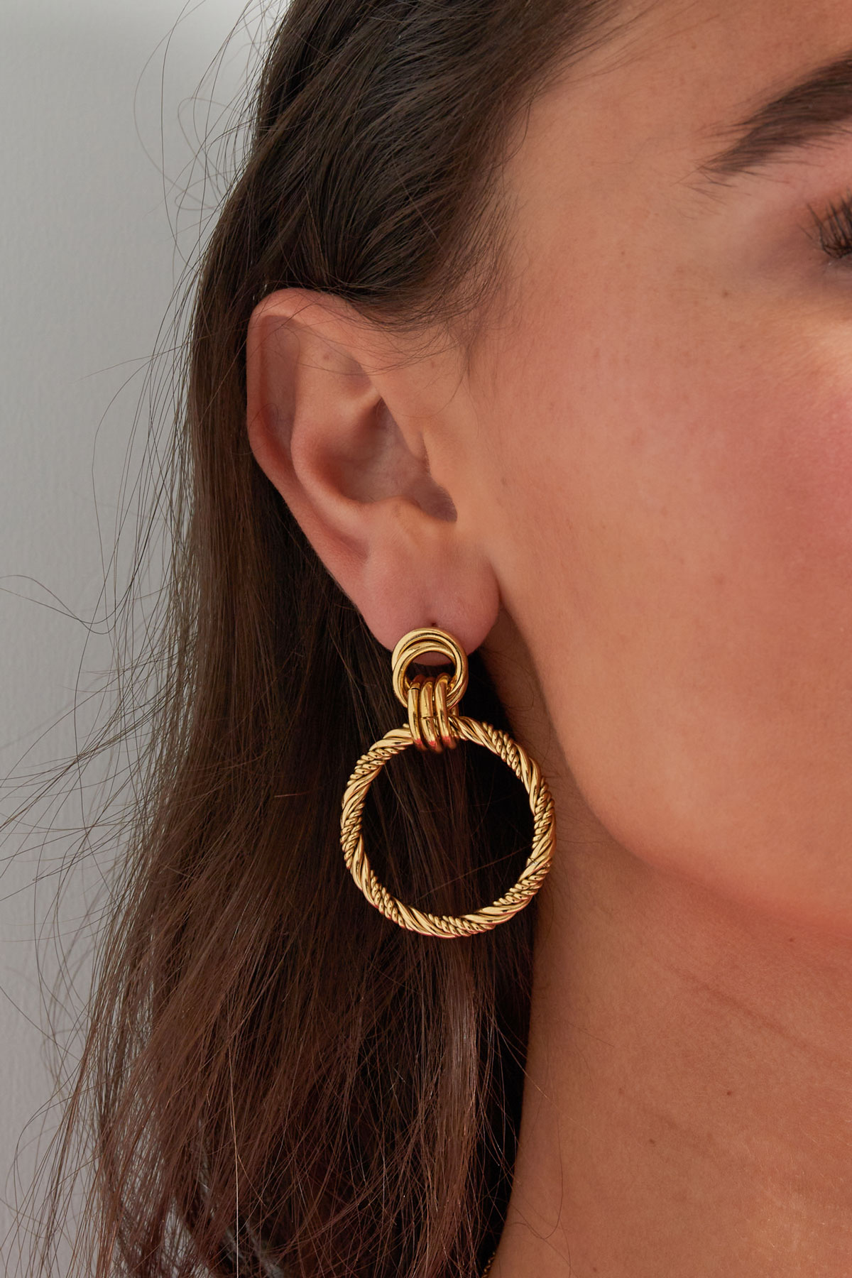 Earrings connected circles - gold h5 Picture3