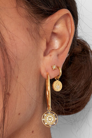 Minimalist round earrings with star and moon - gold h5 Picture2