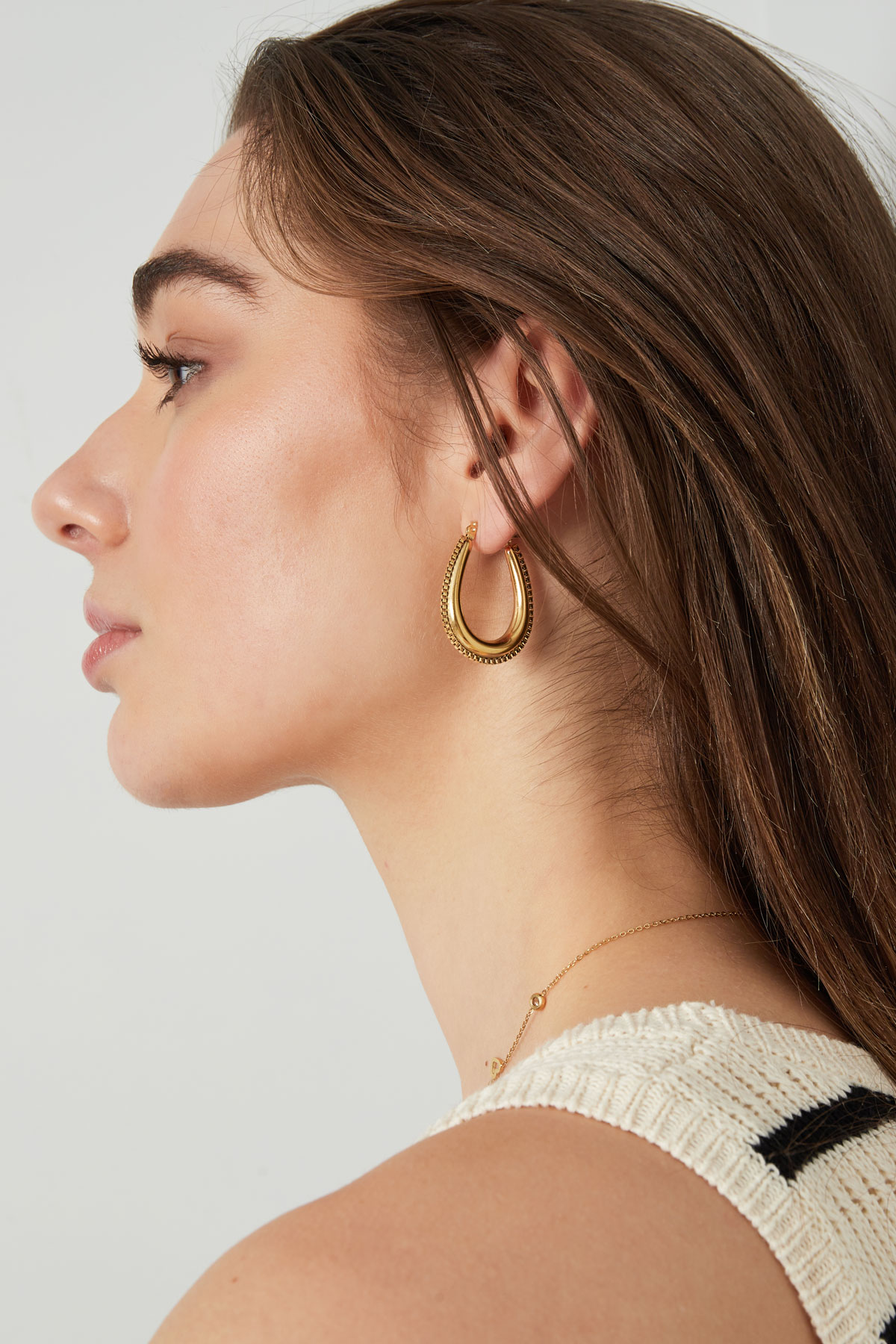 Tropfenförmiger Ohrring mit Gliedern – Gold h5 Bild4