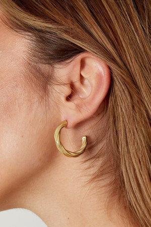 Earrings twisted relief small - gold h5 Picture3