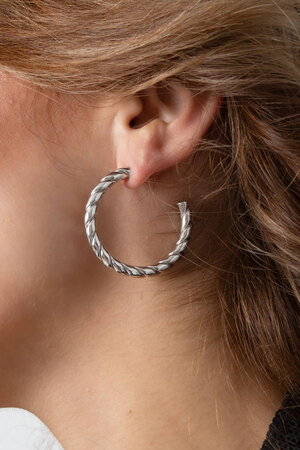 Boucles d'oreilles torsadées basiques - argent h5 Image3