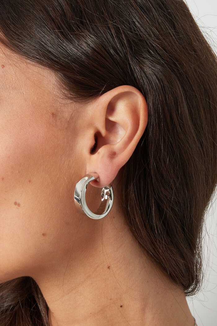 Boucles d'oreilles esthétiques rondes - dorées Image3