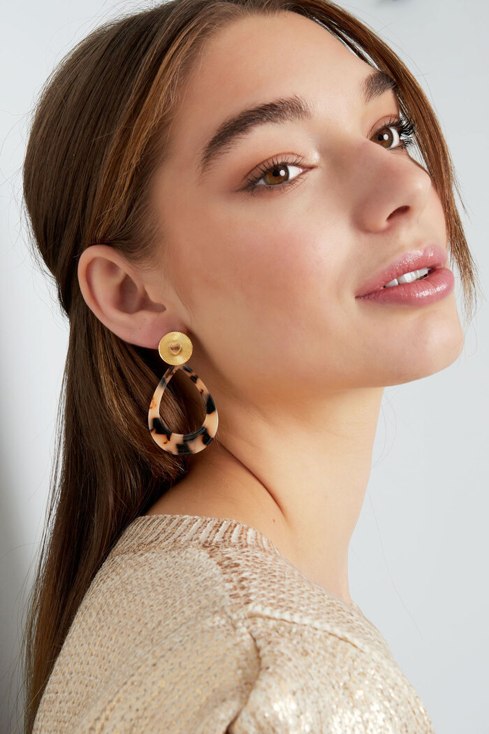 Boucles d'oreilles pièce coeur avec ovale - doré/camel Image2