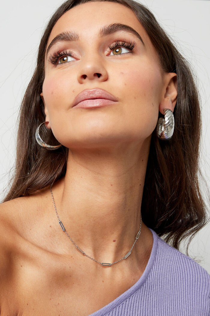 Ohrringe mit Streifendetail – Silber Bild4