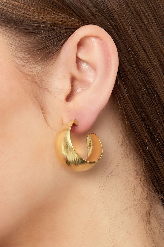 Earrings ribbed structure - gold Picture3