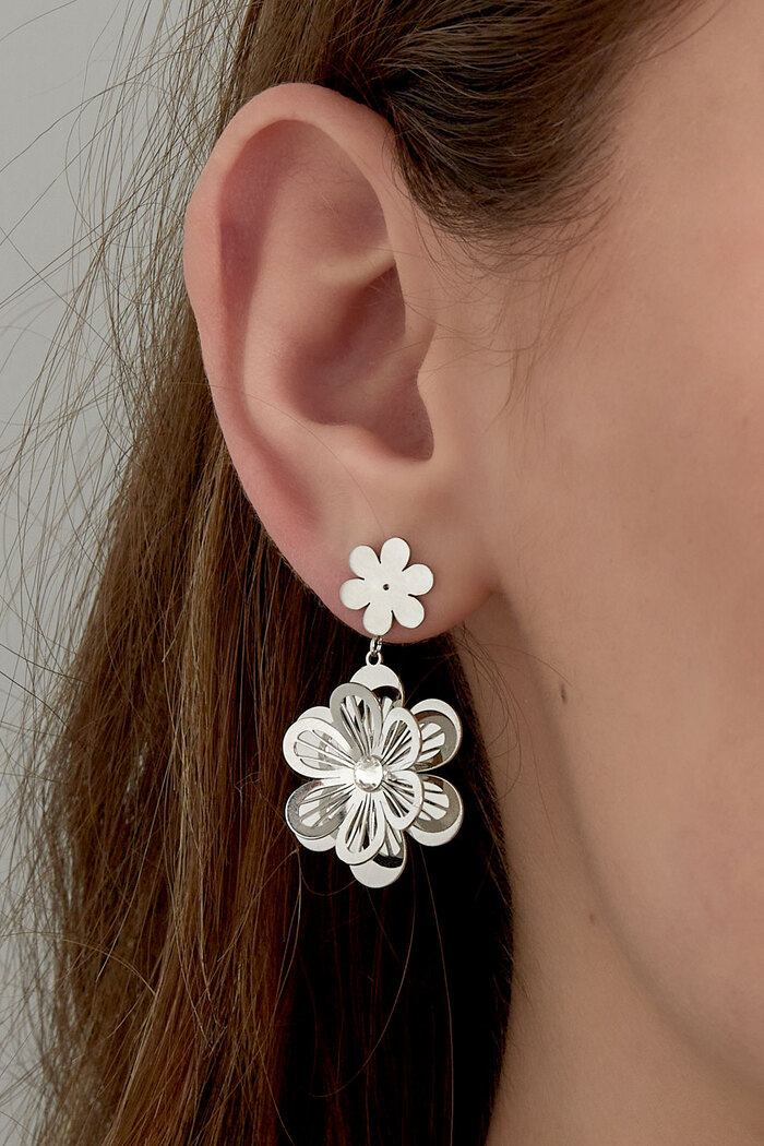 Flower earrings with stone - silver Picture3