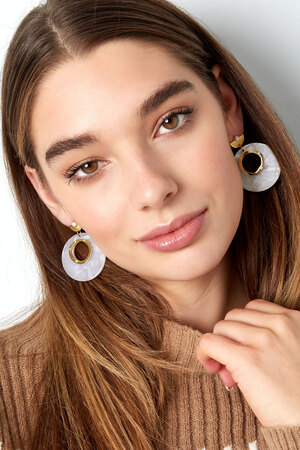 Earrings around white details - gold/white h5 Picture4