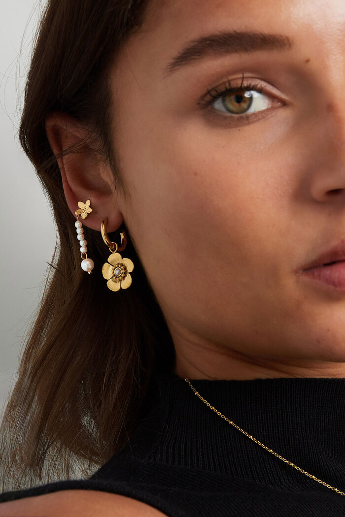Boucle d'oreille avec joli pendentif fleur - doré Image4
