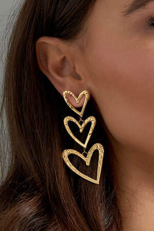 Boucle d'oreille triple coeur avec structure - doré h5 Image3