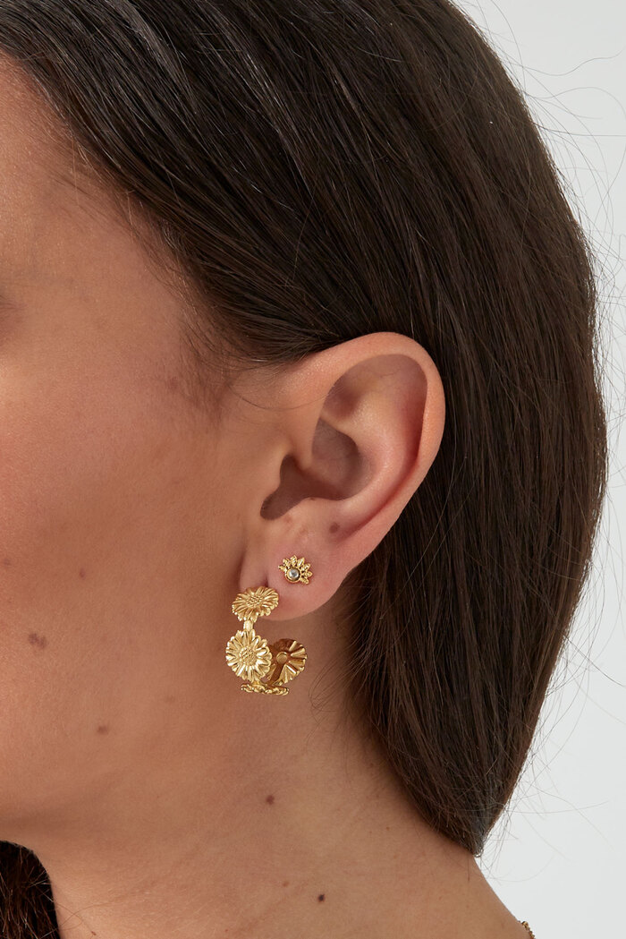 Boucles d'oreilles demi-fleur avec diamant Image3