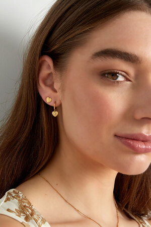 Heart shaped earrings with pattern - gold h5 Picture2