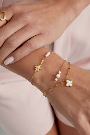Bracelet double avec perles et breloque trèfle - doré  h5 Image2
